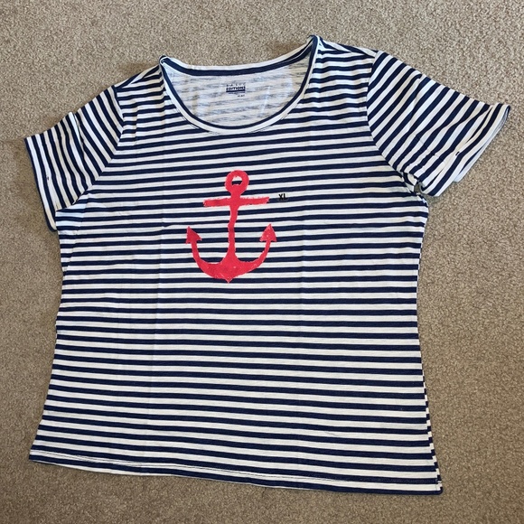 size XL, bust up to 44” inches, beautiful anchor shirt, new ⚓️ condition - Picture 8 of 10